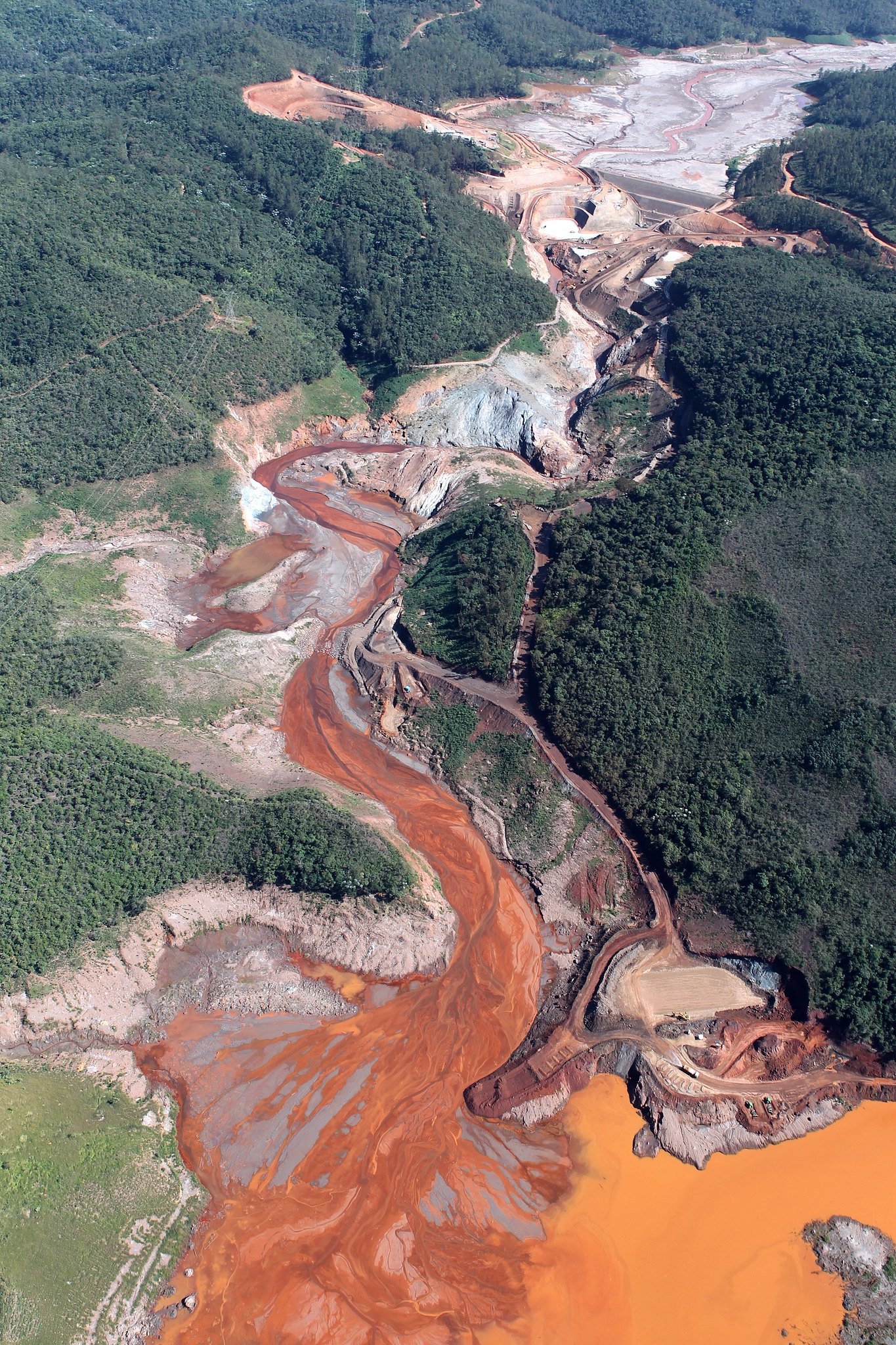 Fundão Tailings Dam Failure 2